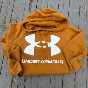 Under Armour • pullover mustard hoodie